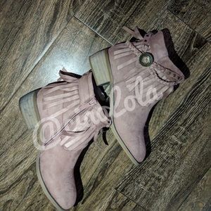 Last one size 8! Dusty rose boho fringe bootie